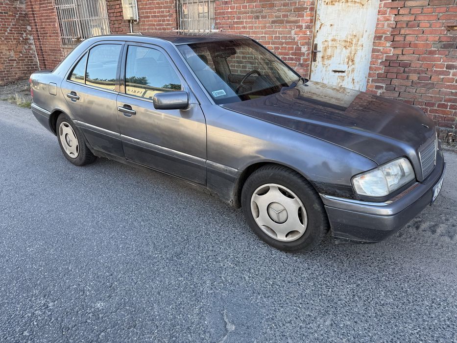 Mercedes C180automat/ oplaty rok -mozliwa zamiana i dostawa