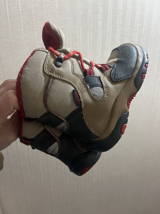 Віддам зимові чобітки для хлопчика, р.23