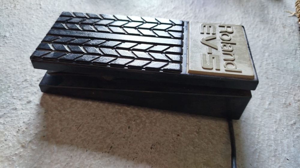 Pedal de expressão Roland