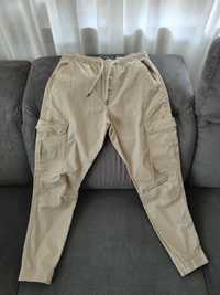 Spodnie PULL&BEAR typu cargo jogger stan idealny