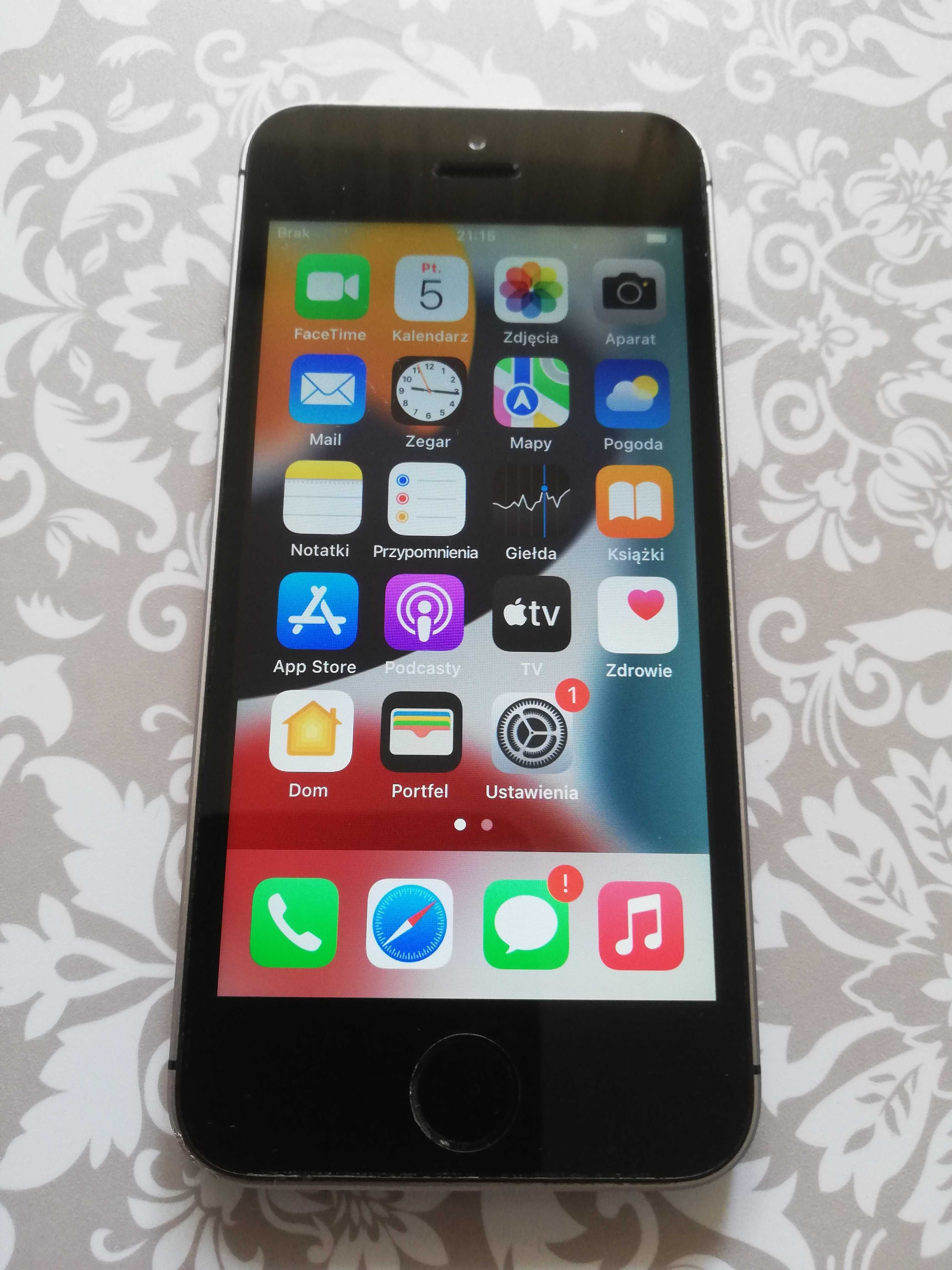 Smartfon iPhone SE (A1723) 32GB w dobrym stanie