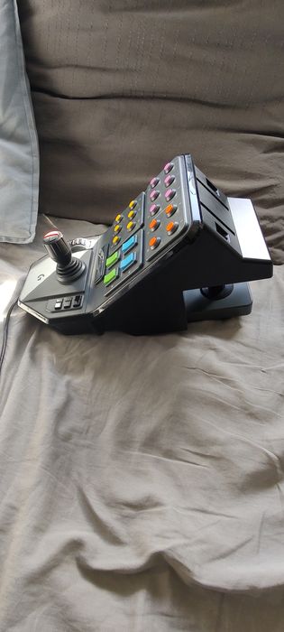 Logitech heavy egupment side panel