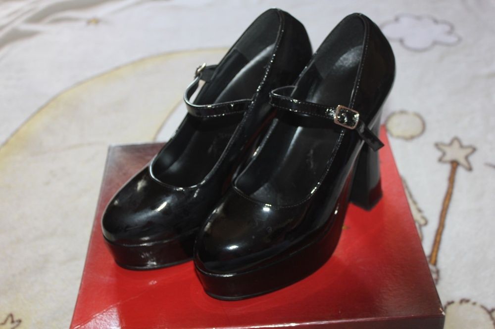 Лакированные туфли на платформе и толстом каблуке, р. 37, 24 см