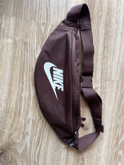 Бананка Nike оригинал шоколадний колір