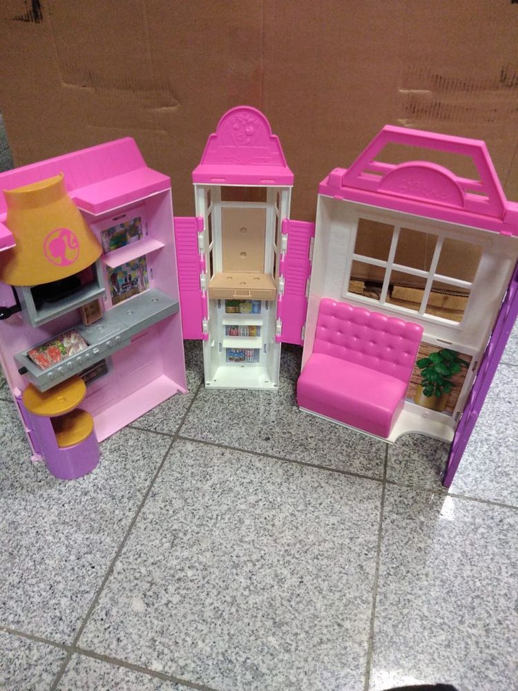 BARBIE Zestaw Restauracja + Lalka HBB91