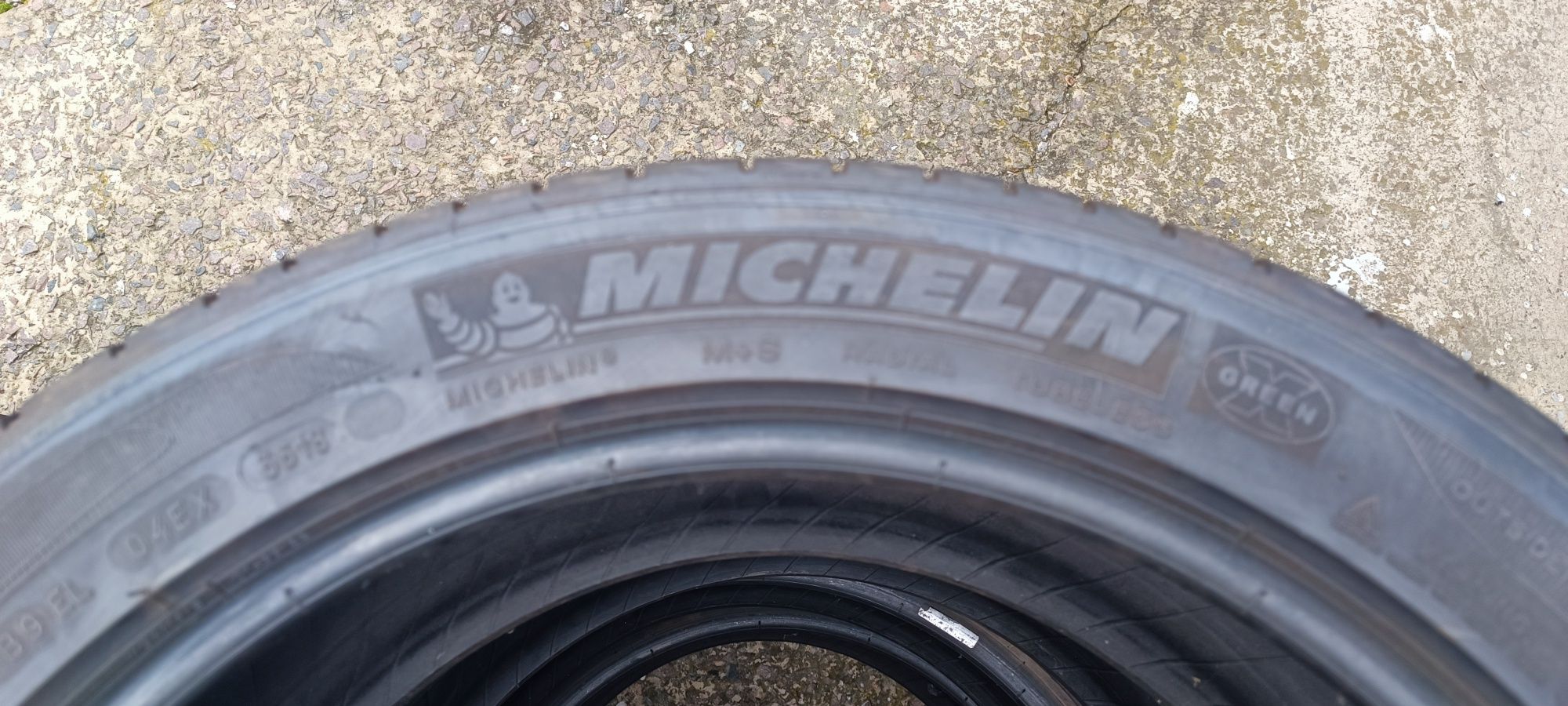 235/45/18 Michelin