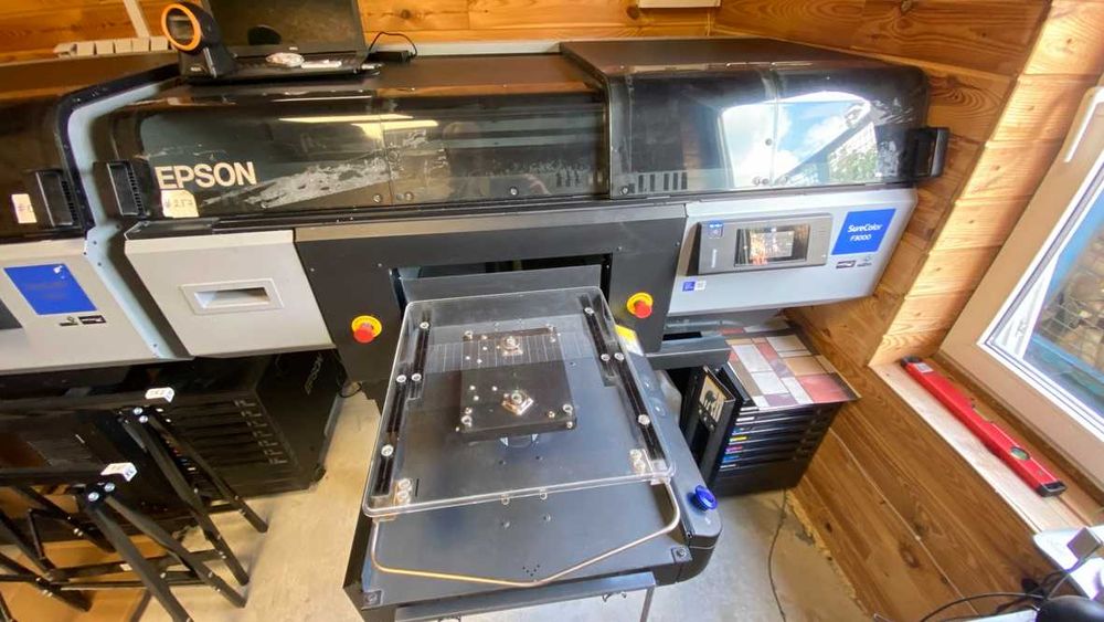 Maszyna do druku tekstyliów- DTG Epson SureColor SC-F3000 (2021r)