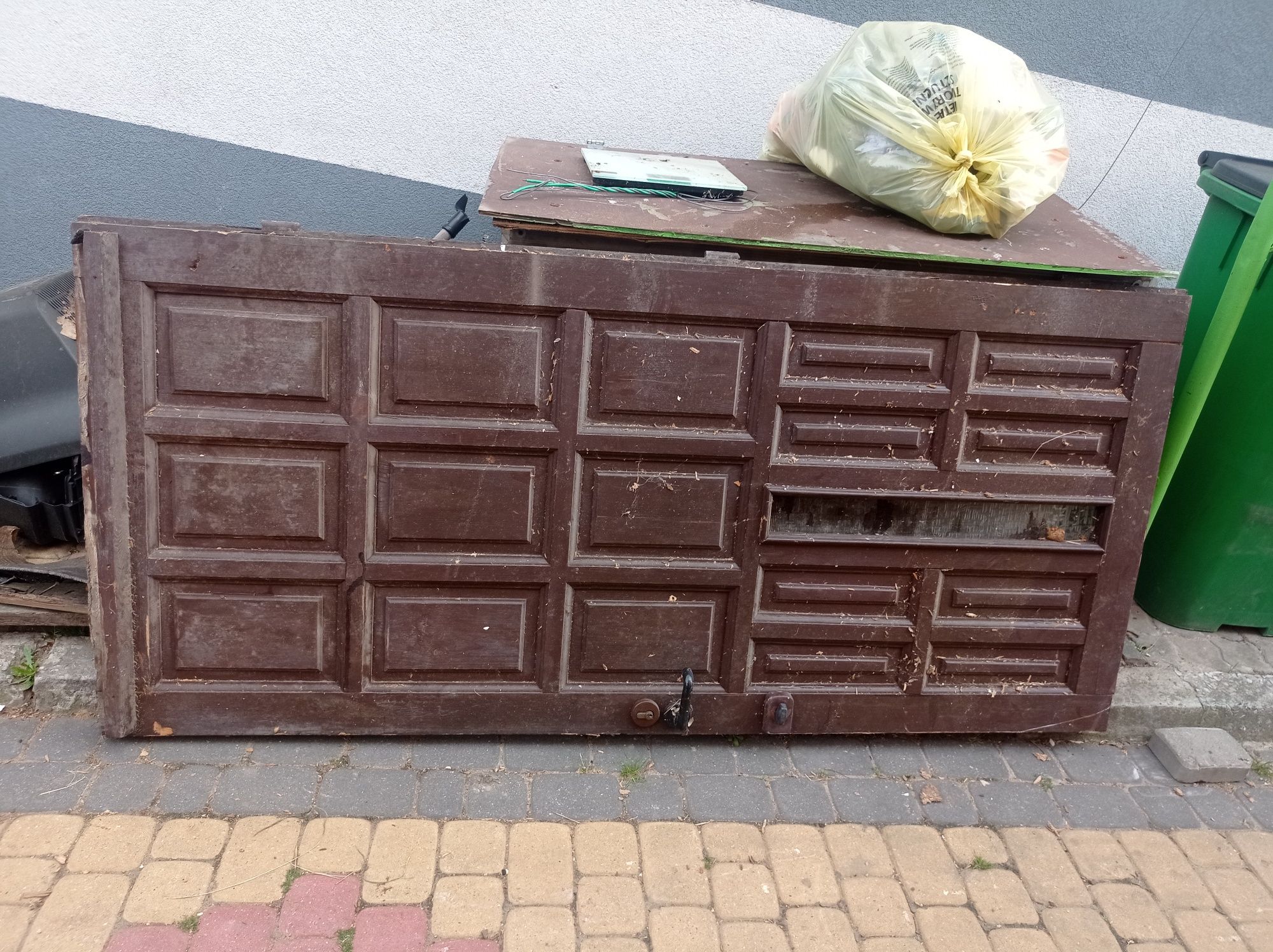 Drzwi na budowę lub na działkę