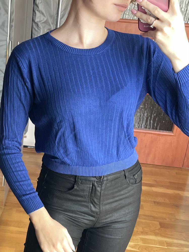 Kobaltowy sweter damski z wiskozy