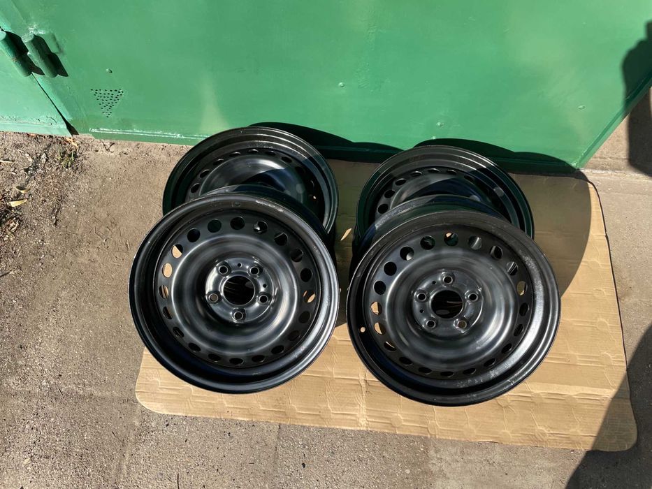 Komplet oryginalnych felg stalowych NISSAN 16"  5X114,3  ET40  6,5J