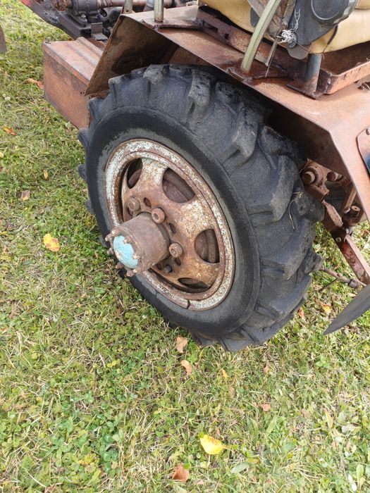 Саморобний трактор ZUBR 18к.с