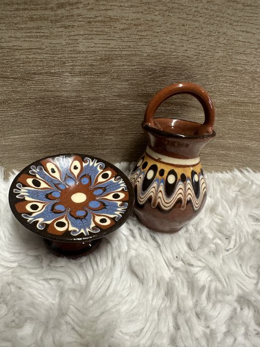 Zestaw ceramicznych mini naczyń