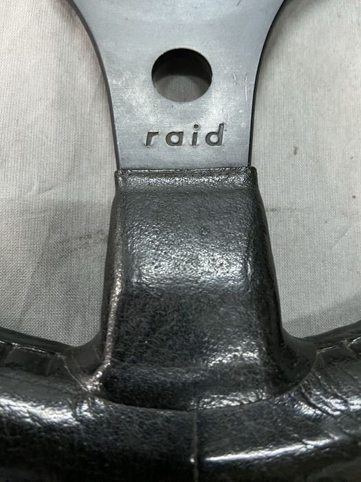 Volante Raid em excelente estado