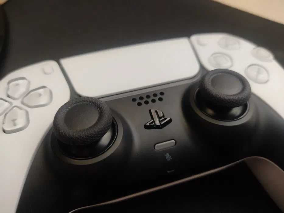 Consola Sony PlayStation PS5 Edição Standard 1 comando com 3 JOGOS
