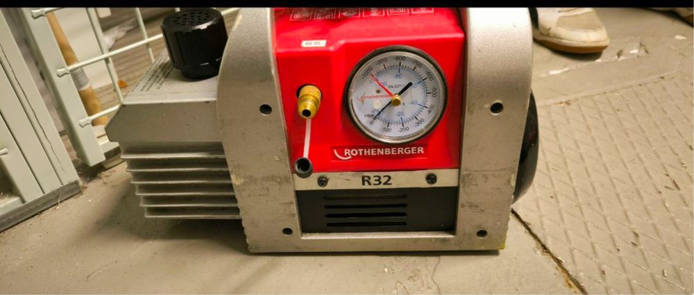 Pompa próżniowa Rothenberger ROAIRVAC R32 6.0