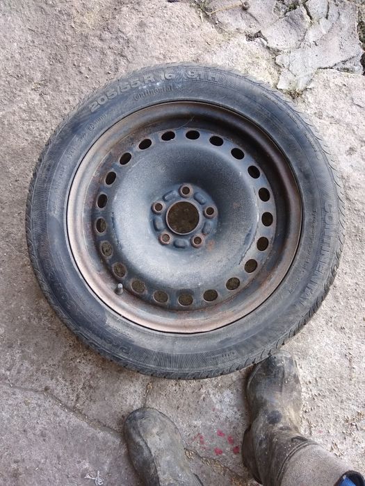 Sprzedam opony całoroczne