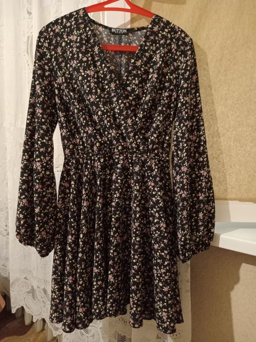 Платье с длинным рукавом