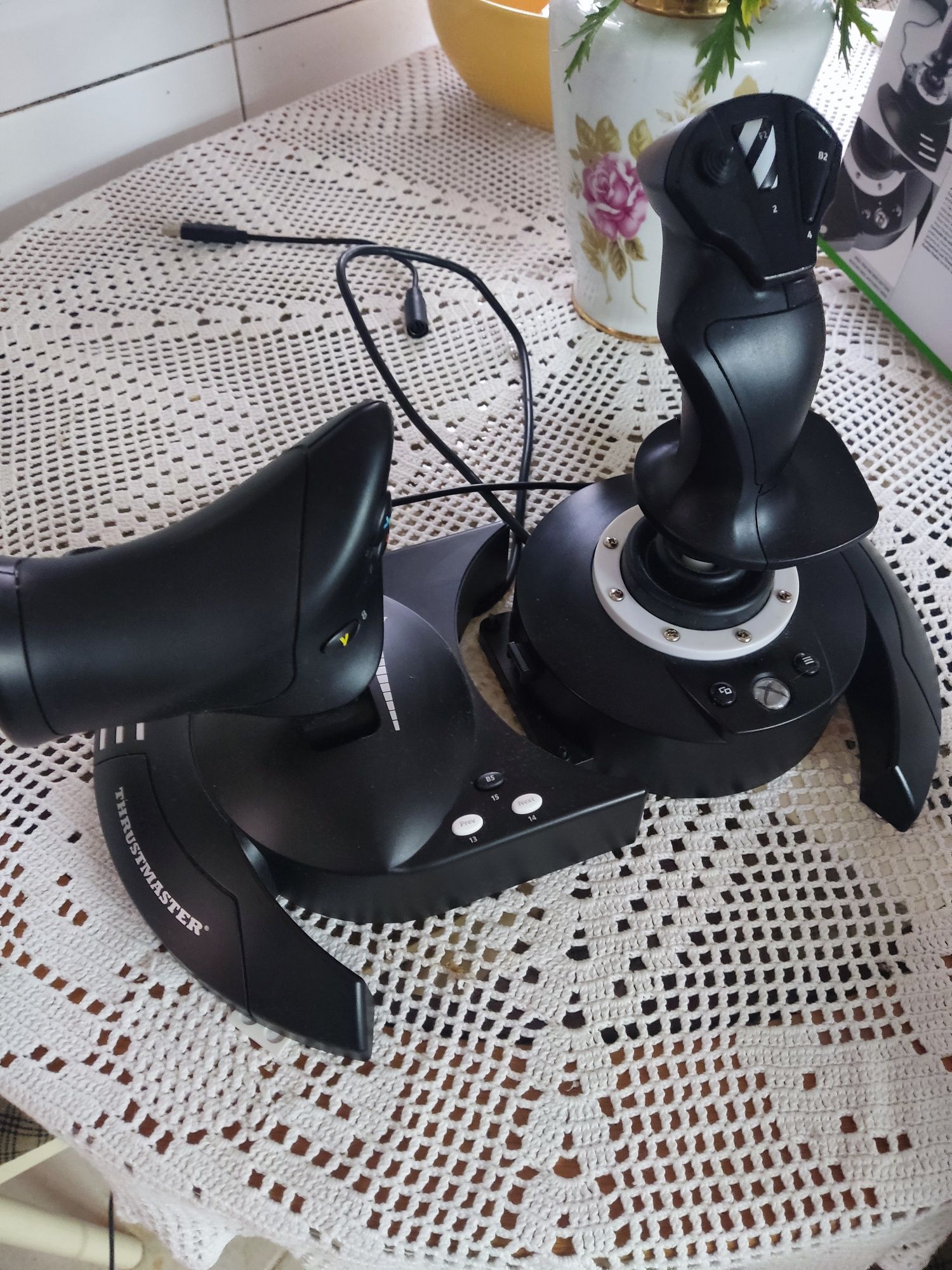 Vendo Joystick T.Flight Hotas one
