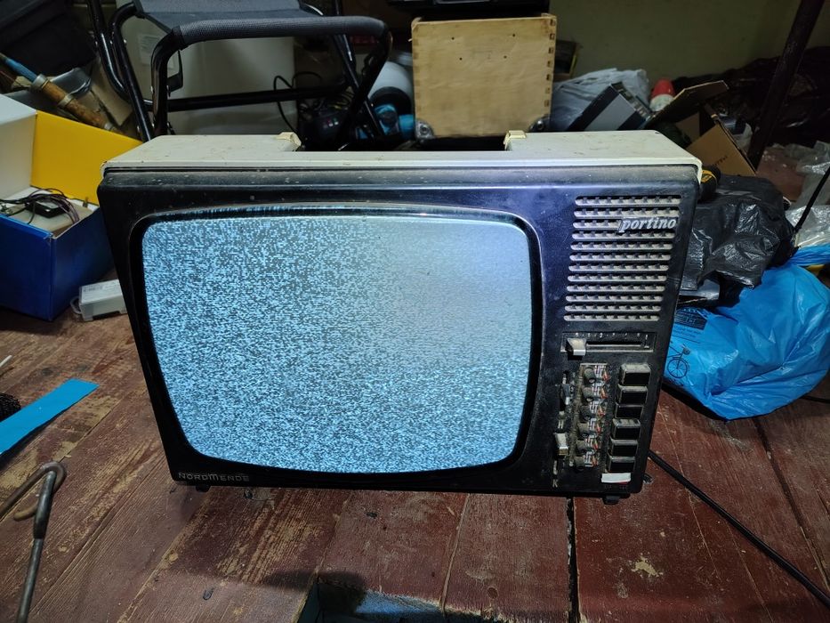 Телевізор Nordmende Portino портативний похідний чорно-білий