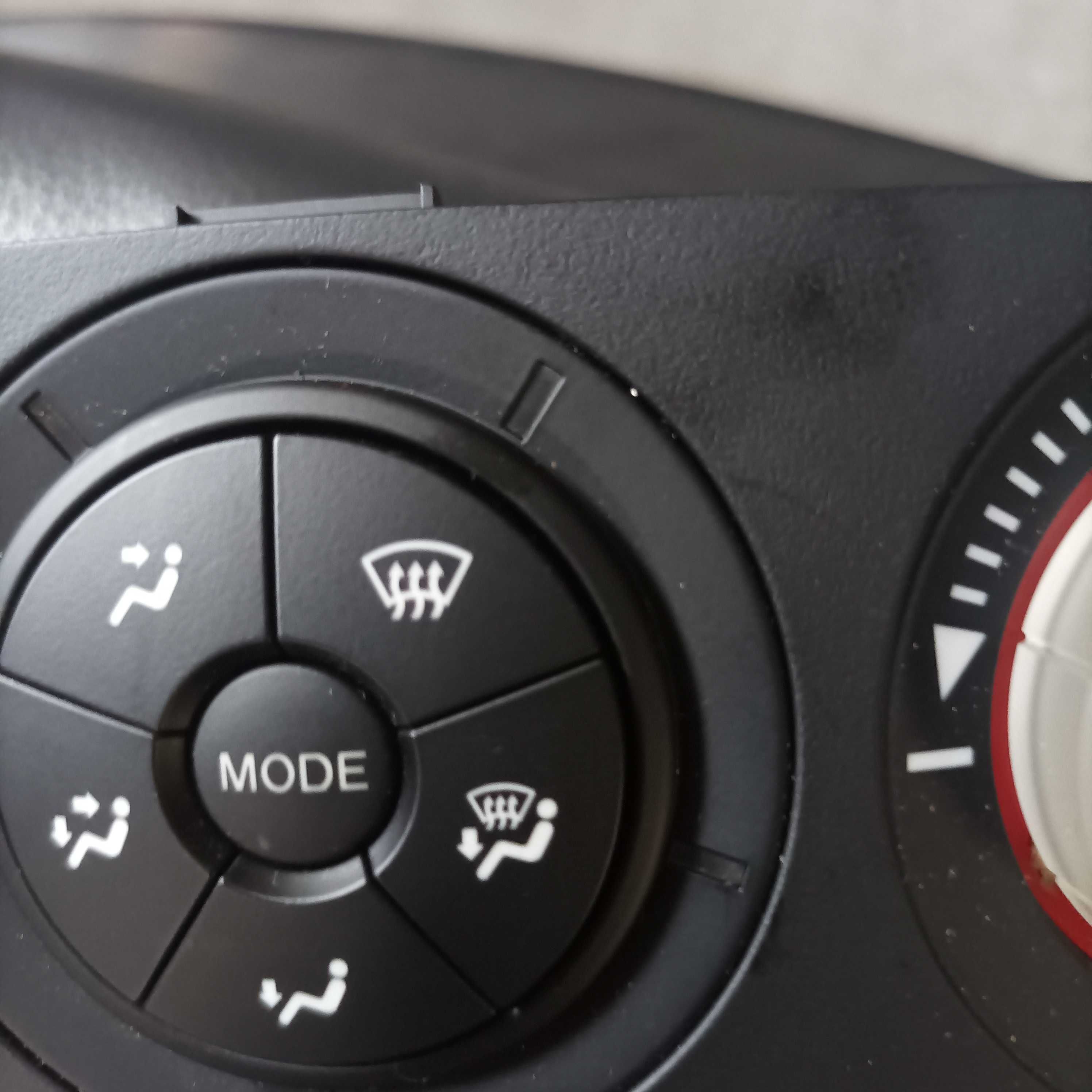 Módulo comandos sofagem e a/c Mazda 3