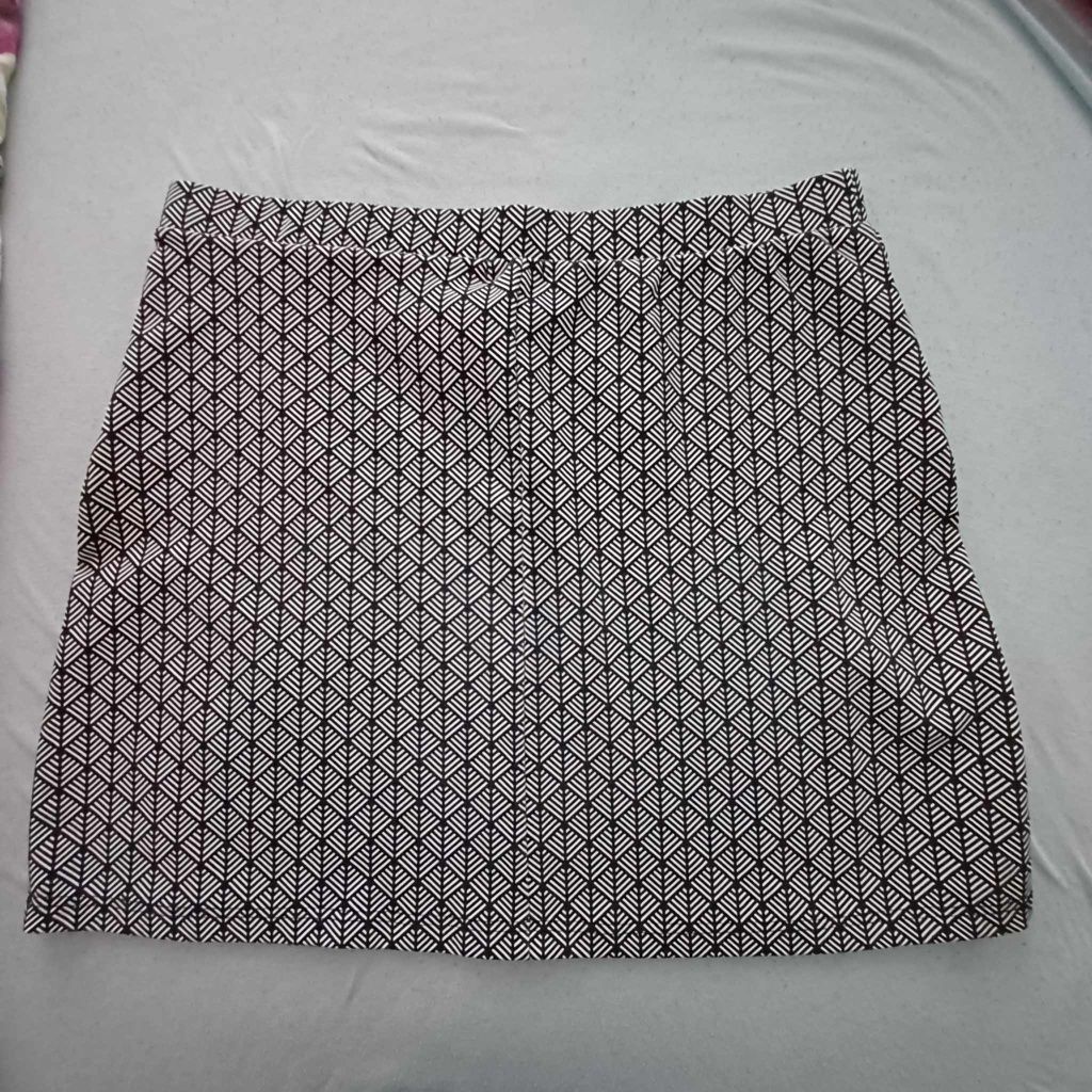 Spódnica XL, In Extenso