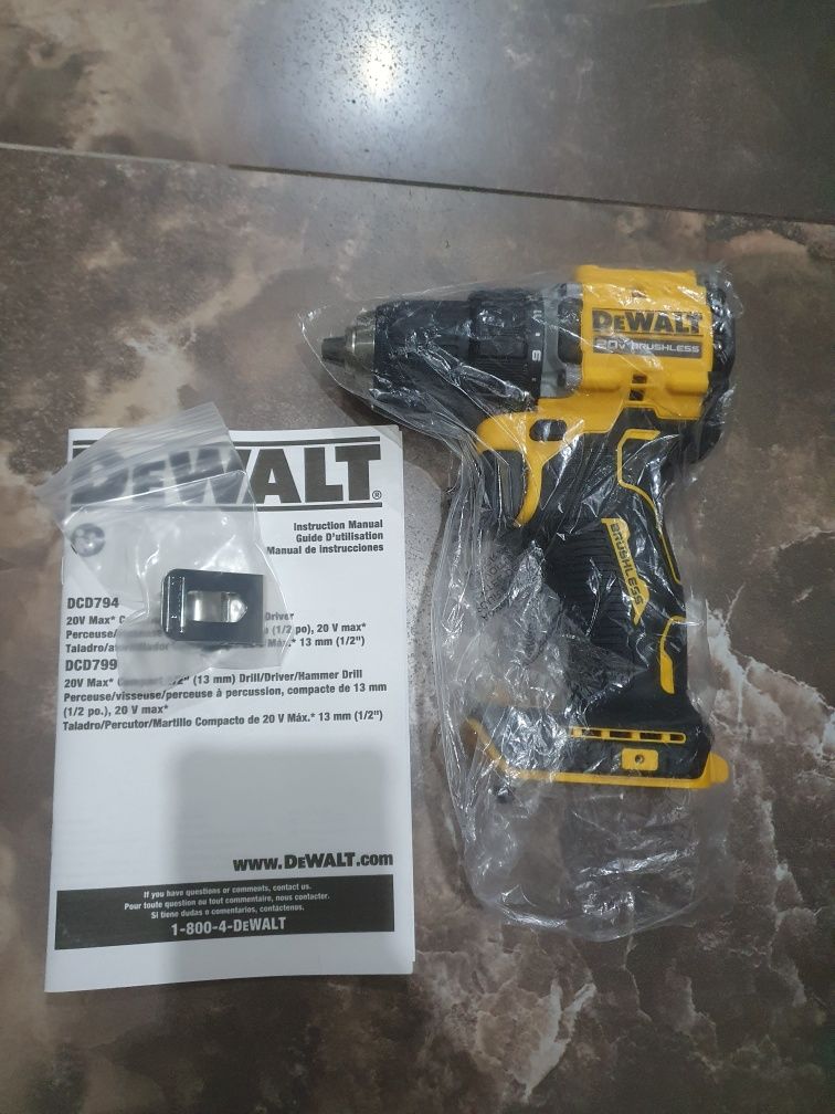 Аккумуляторный шуруповёрт DEWALT DCD 794  Atomic 20 V. USA.