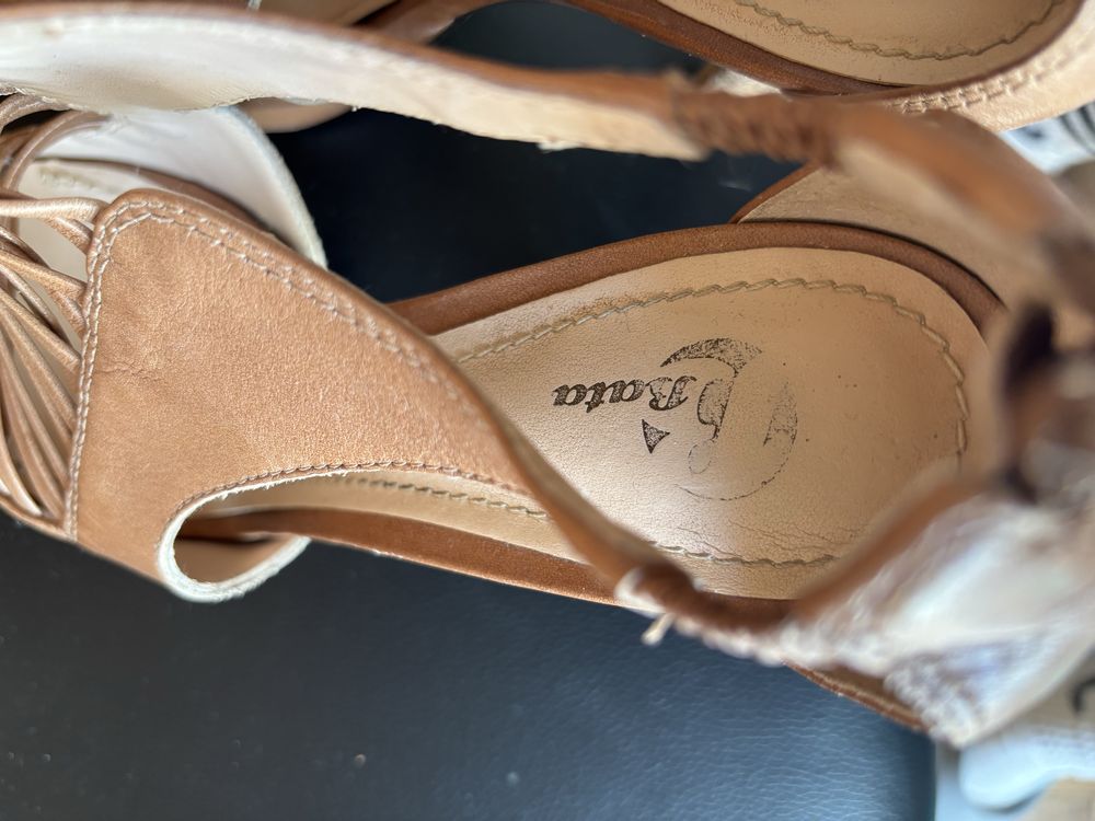 Buty na obcasie marki Bata, rozmiar 38