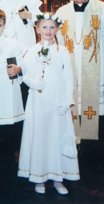 Alba Komunijna Sukienka Komunia Wianek rękawiczki ozdoba na świece