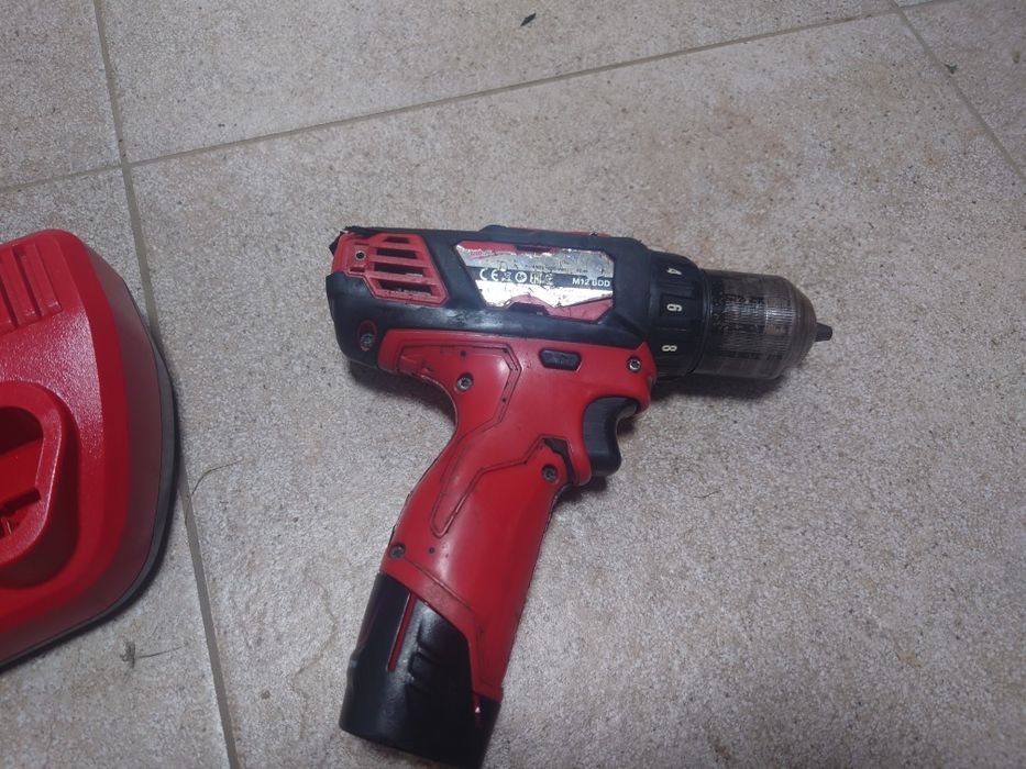 Шуруповерт milwaukee 12 v.