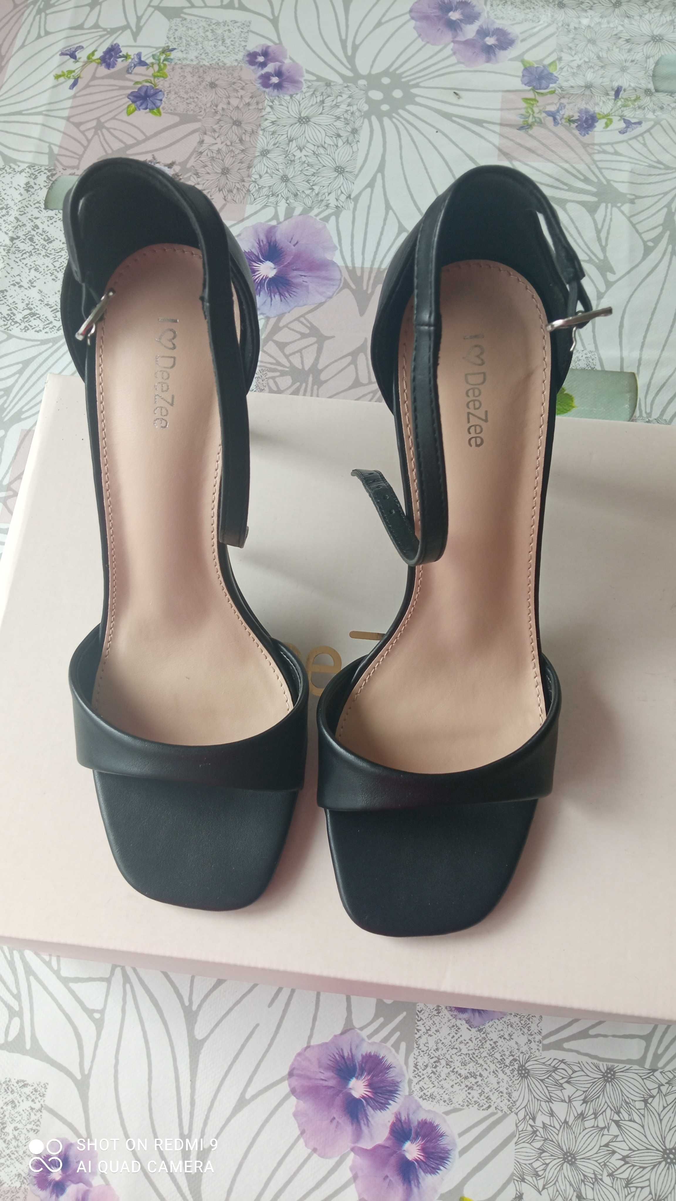 Buty DeeZee 38 szpilki