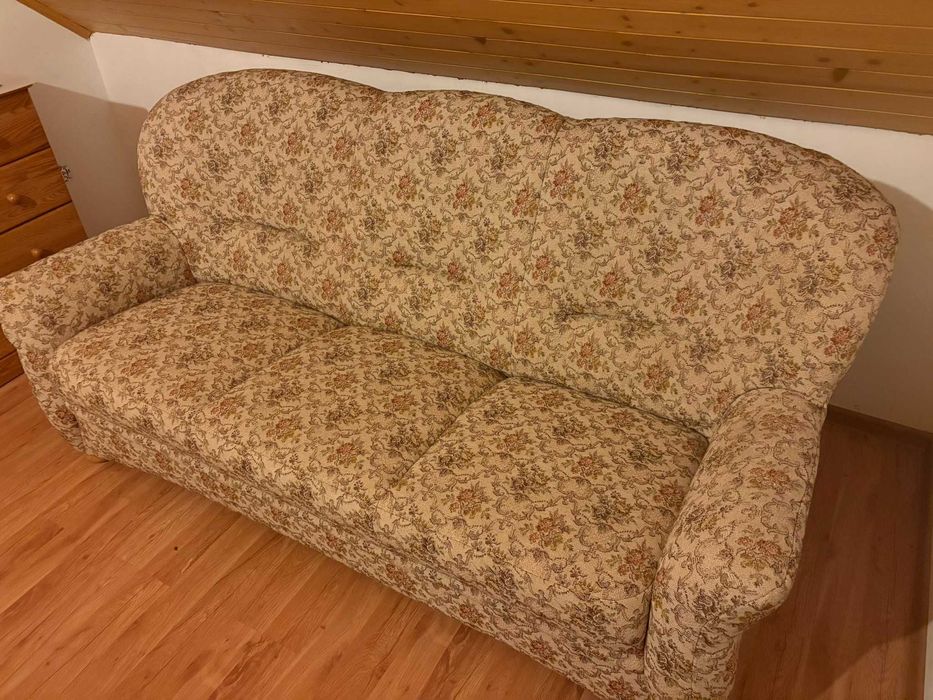 Dwie sofy w stylu angielskim