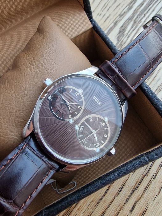 Гтдинник наручний Guess