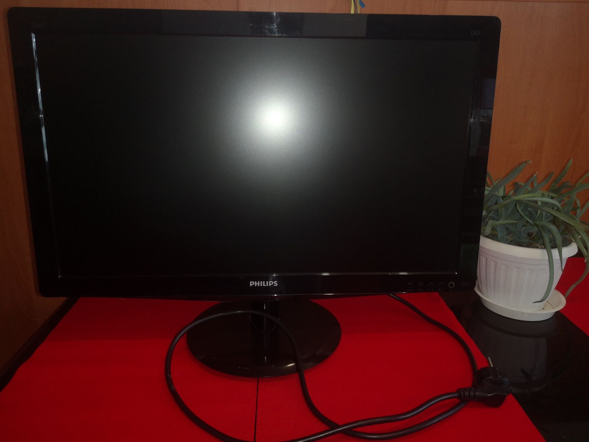 LED монитор PHILIPS 24''