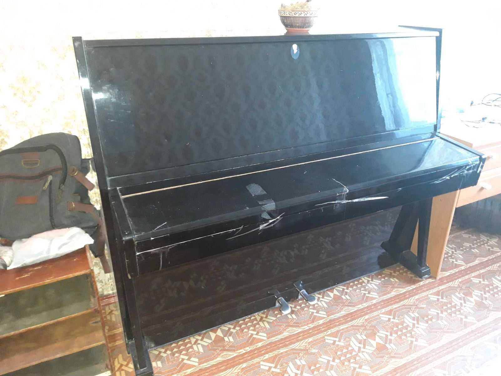 Продам пианино "Украина"