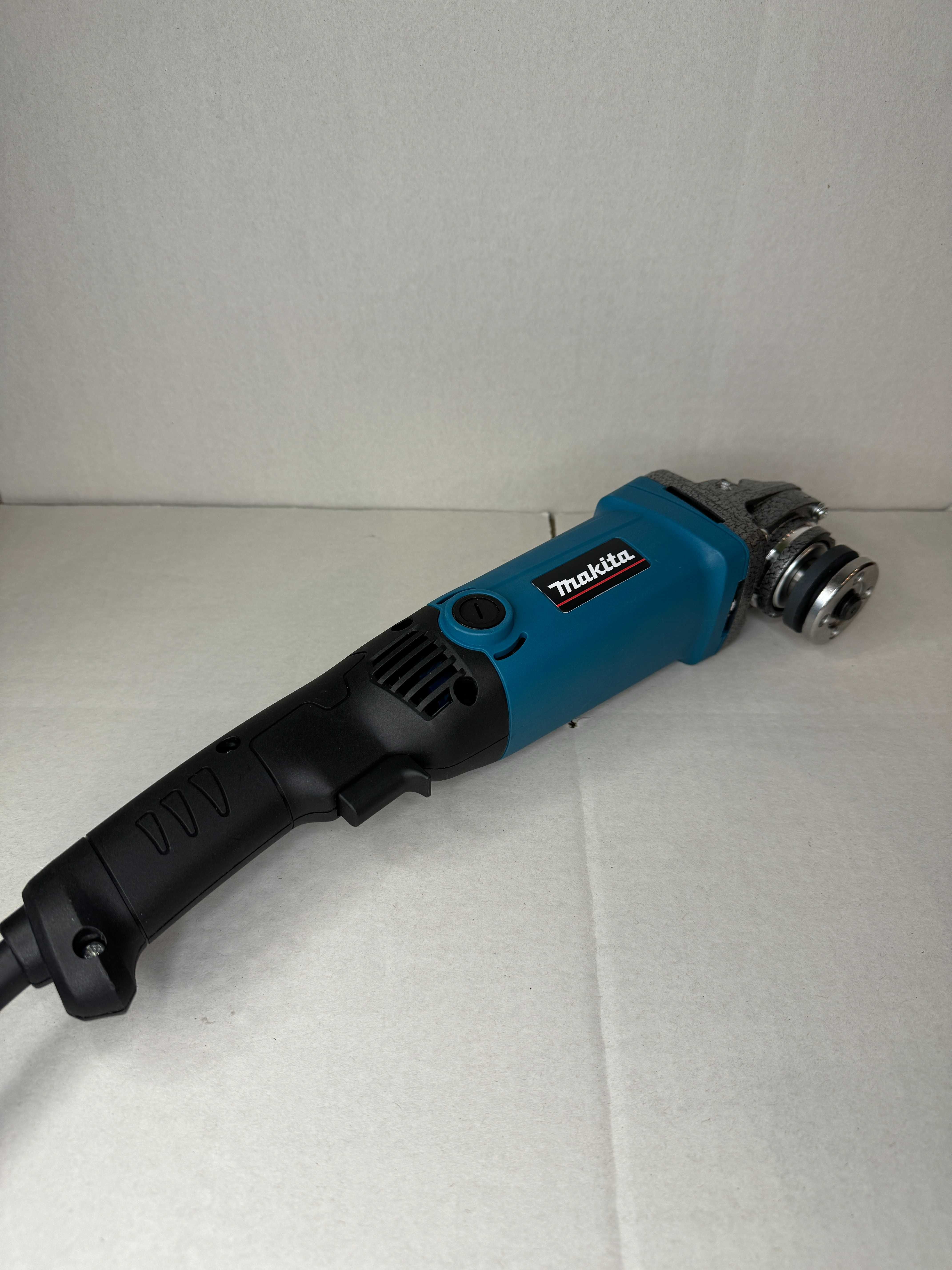 Болгарка Makita GA6020C (регулювання обертів, +КОМПЛЕКТ ЩІТОК)