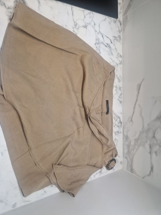 Damskie spodenki Mohito rozm. 40, wyglada jak krótka spódniczka