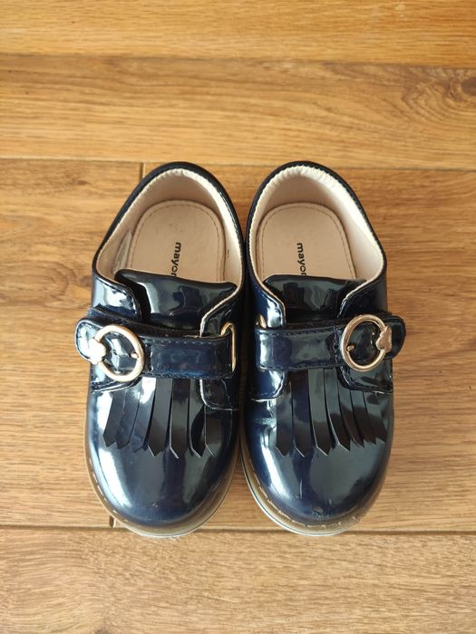 Sapatos Mayoral tamanho 23