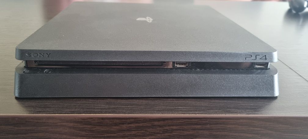 Konsola PS4 Slim 1T + Fifa 20