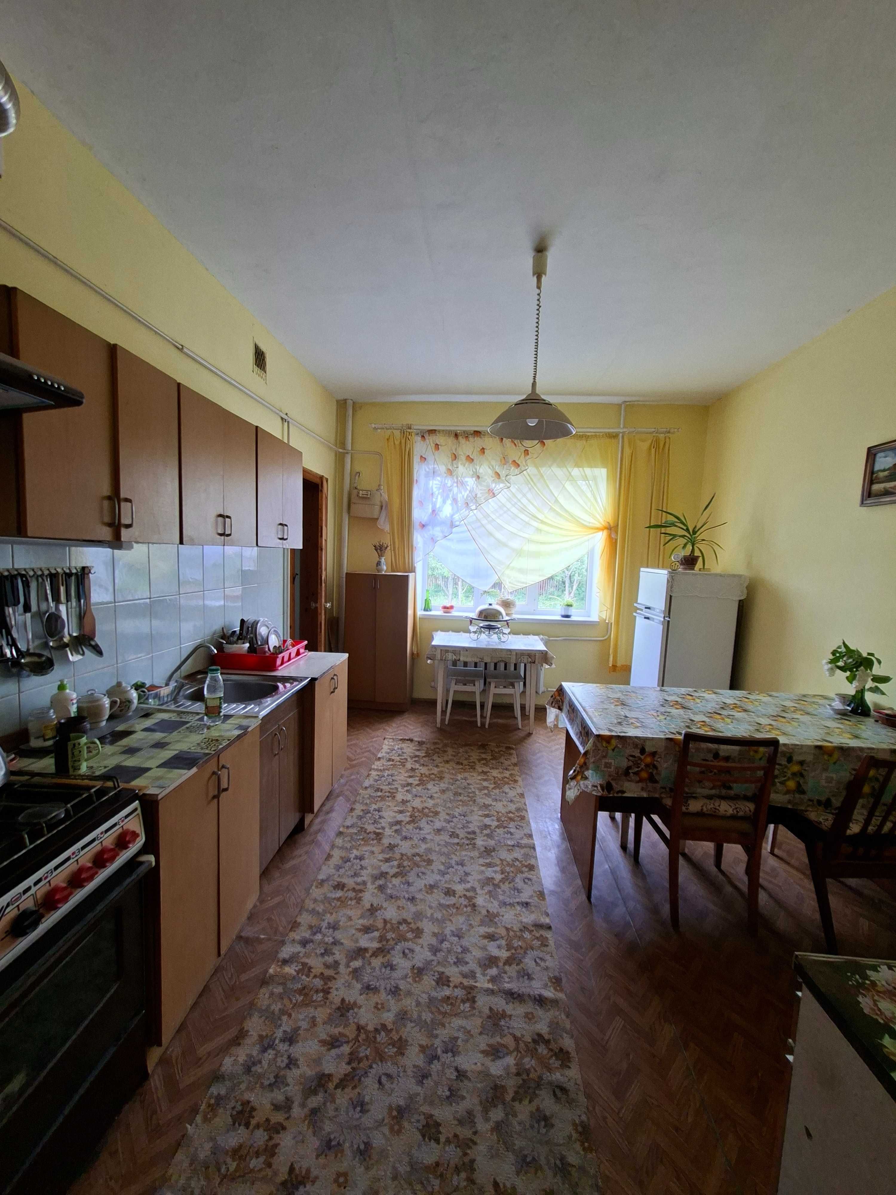 Оренда просторого будинку в с.Клузів.