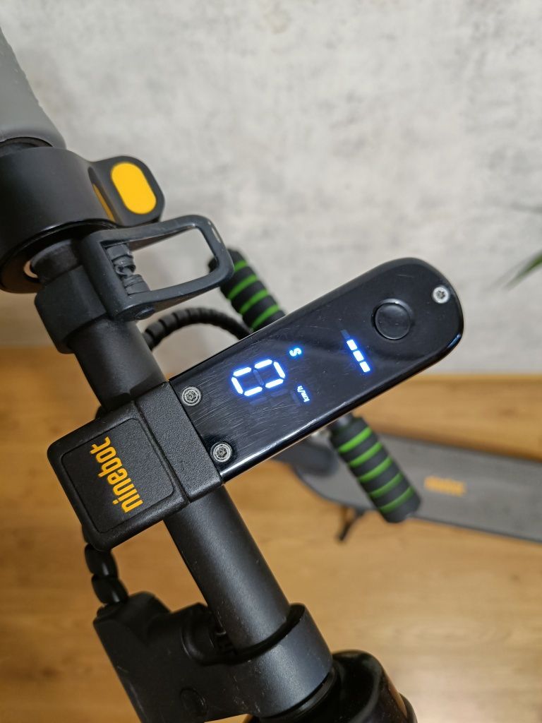 Електросамокат Ninebot g30 max