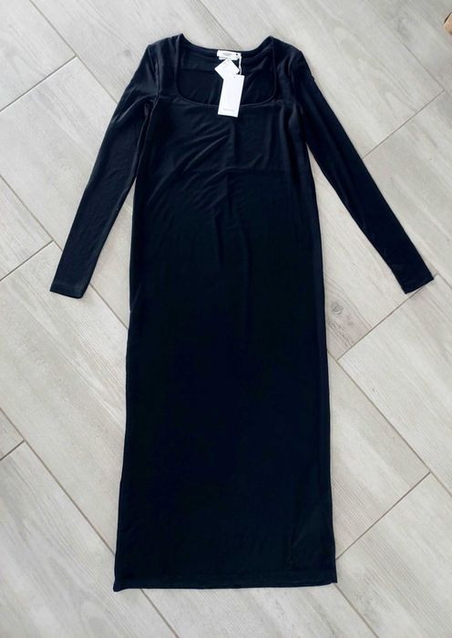 XS sukienka długa midi reserved czarna prosta basic ciążowa