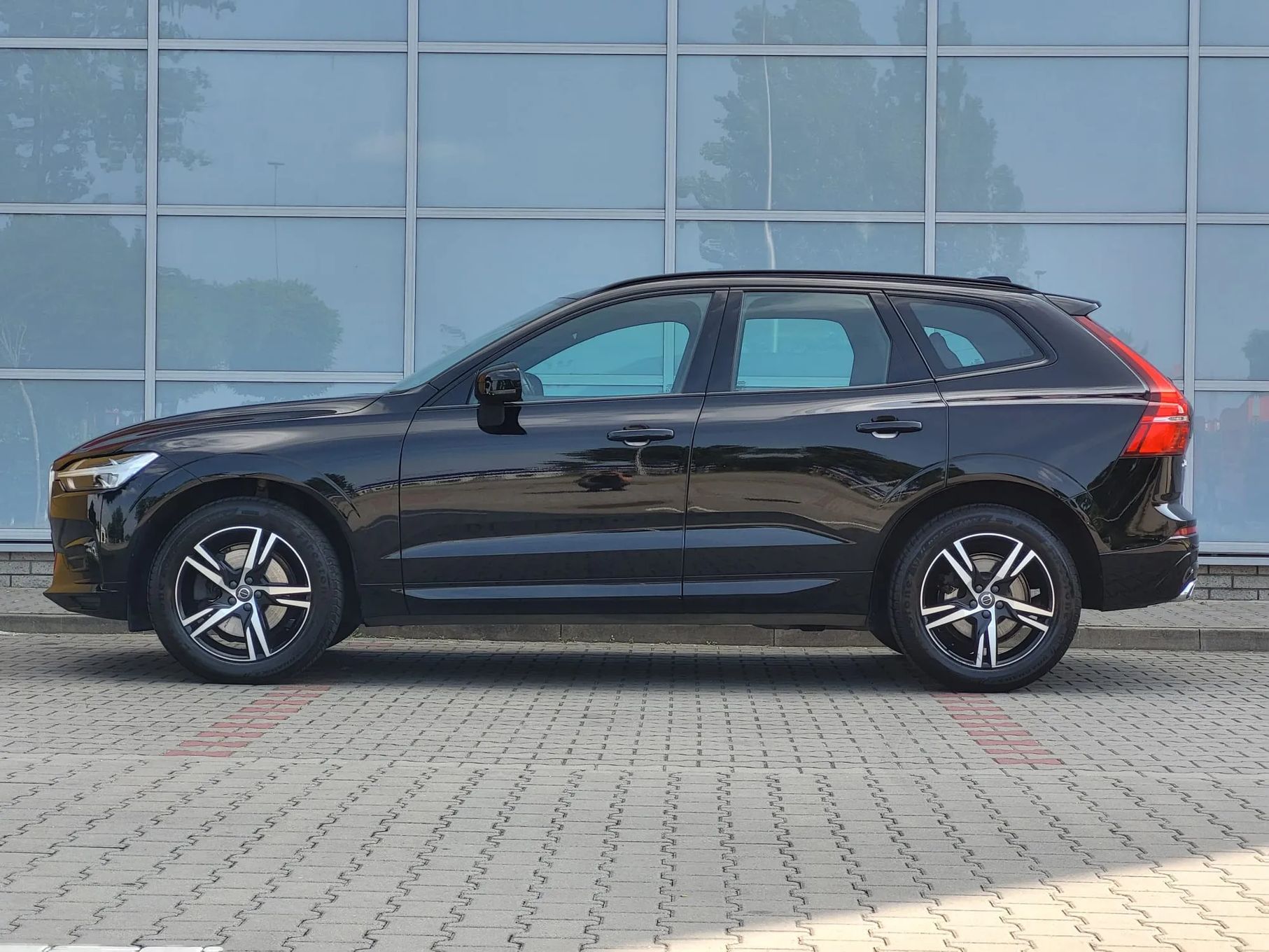 Volvo XC 60 XC 60 B4 D AWD R-Design aut Diesel 197 + 14 KM