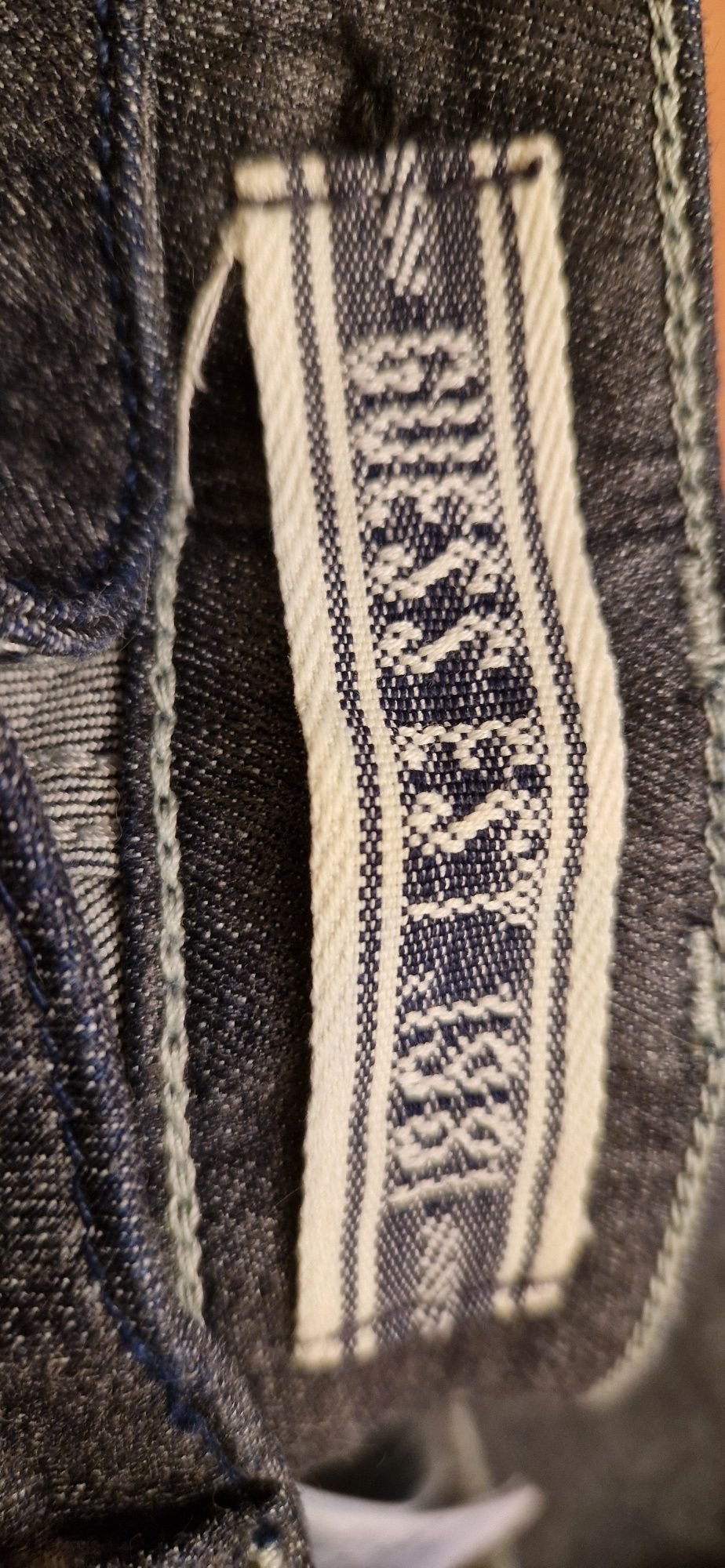 Guess skinny fit model woskowane czarno grafitowe jeansy rozmiar 32