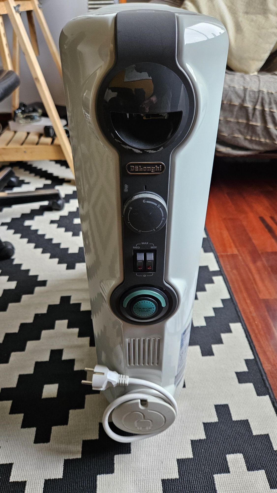Aquecedor a óleo Delongui 2500W TRRS1225C