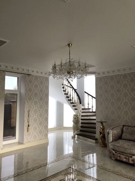 Продаж будинку та 18 соток землі