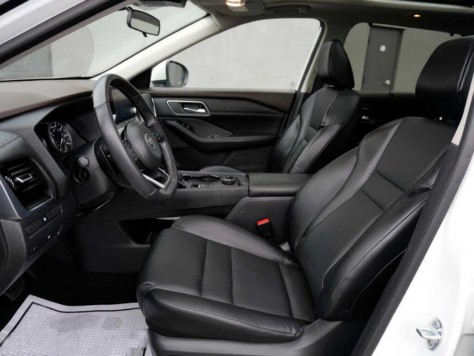 Nissan Rogue      2021