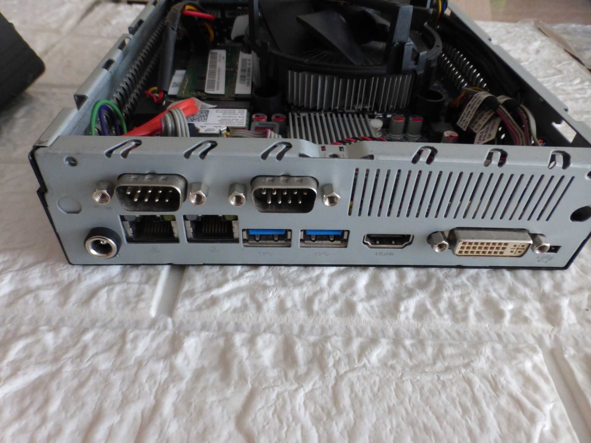 материнская плата Міні пк terra shuttle fs61 на I3-3240 4гб DDR3
