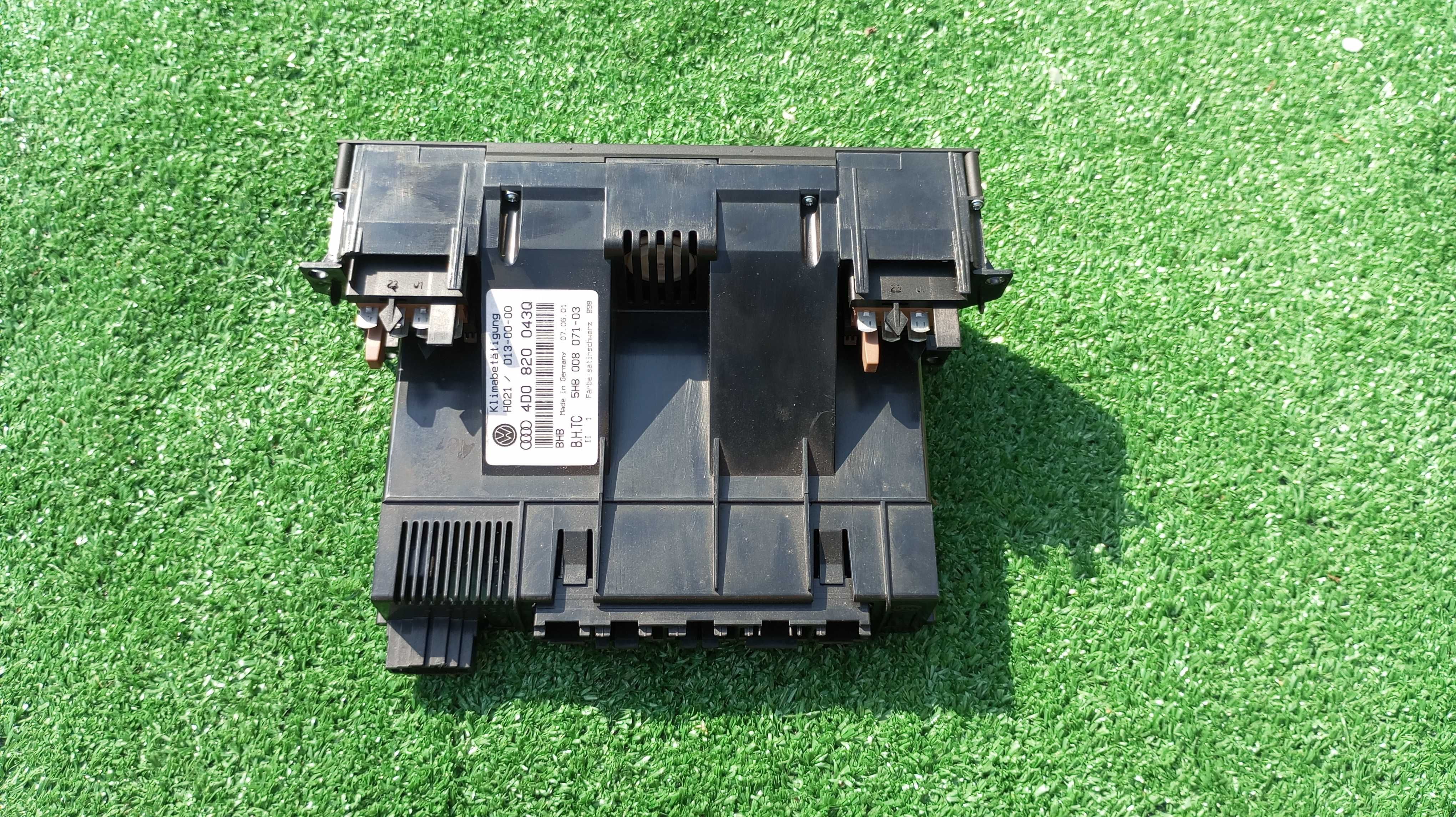 Panel Nawiewu AUDI A8 D2 Lift Klimatronik