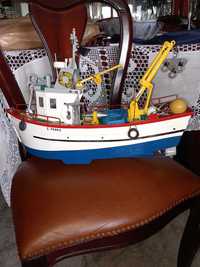 Barco de pesca miniatura