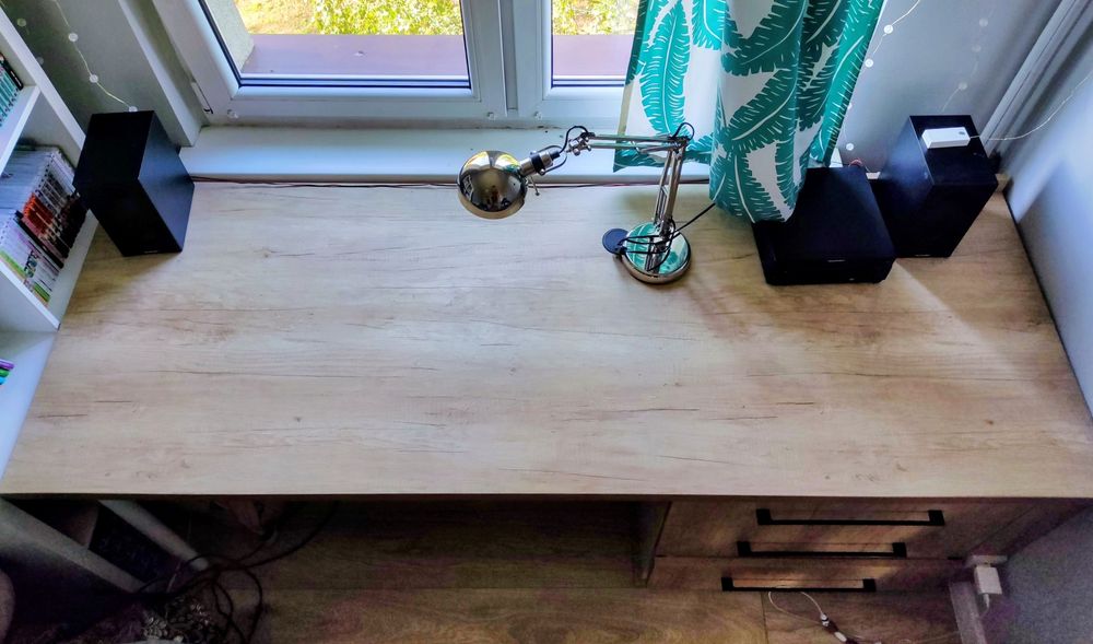 Duże, solidne biurko